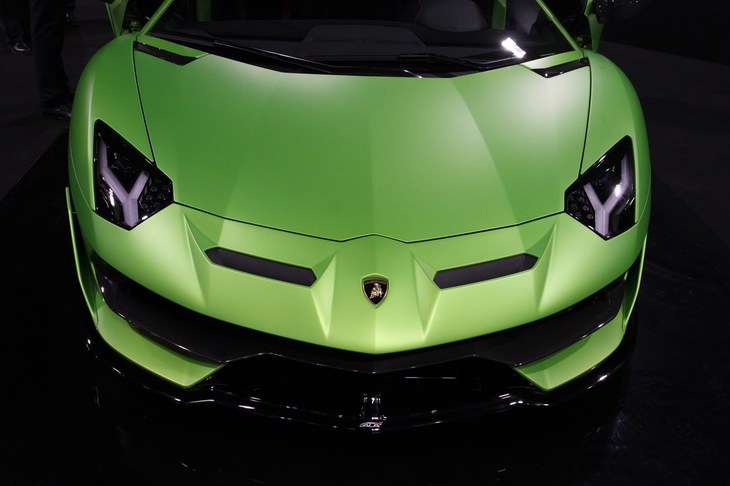 ランボルギーニ・アヴェンタドールSVJ