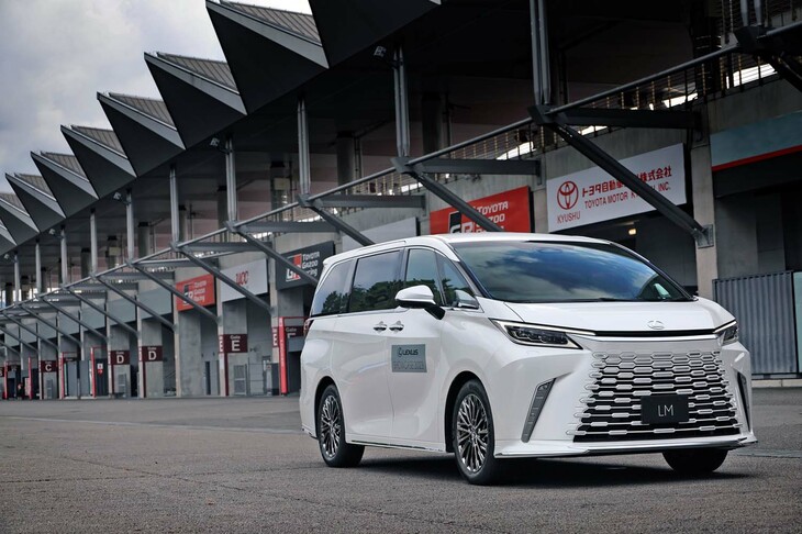 レクサスLM500h
