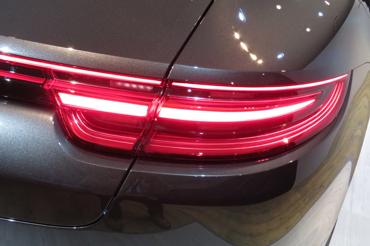 ポルシェ・パナメーラ ターボ（リアコンビランプ）