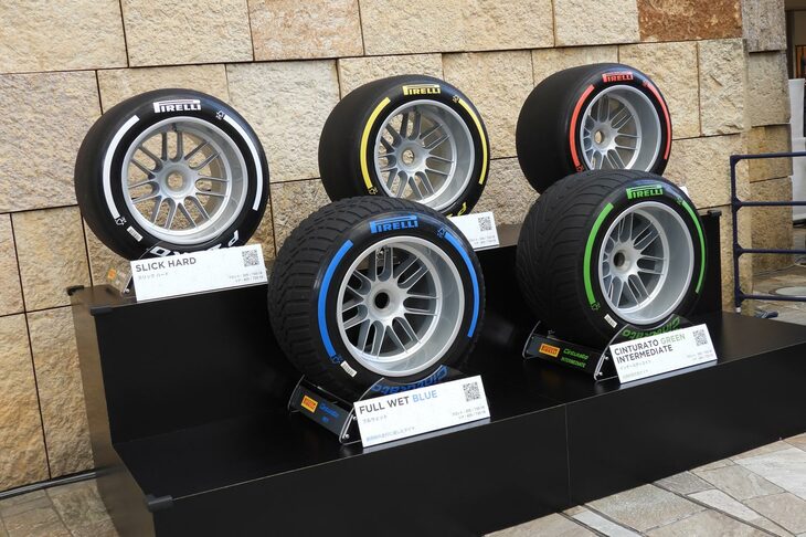 会場にはF1マシンのタイヤも展示されていた。