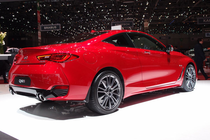 インフィニティQ60S