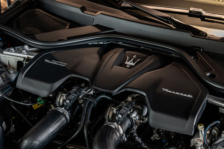 マセラティ・グランカブリオ トロフェオ（エンジン）