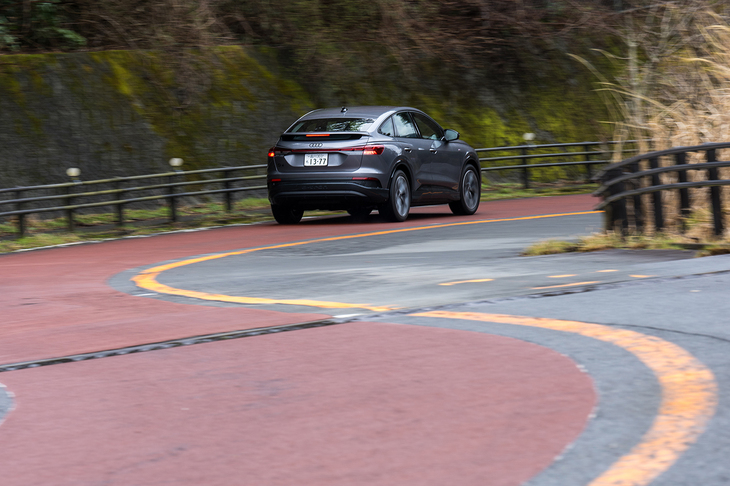 アウディQ4スポーツバック45 e-tron Sライン