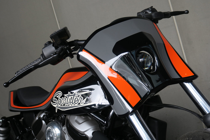 「ハーレーダビッドソン・ナイトスター」をベースにした、HIDE MOTORCYCLE制作のカスタムモデル。