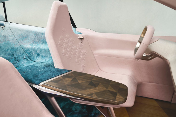 BMWビジョンiNEXT（インテリア）