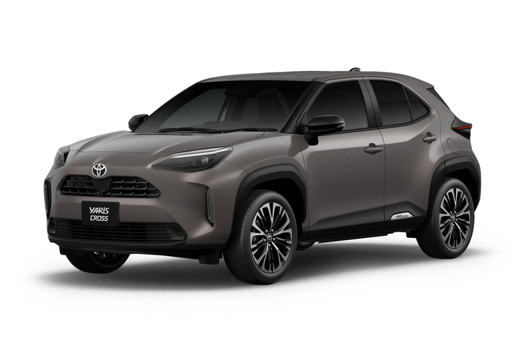 「トヨタ・ヤリス クロスX」。ボディーカラーは新規設定された「アーバンロック」。