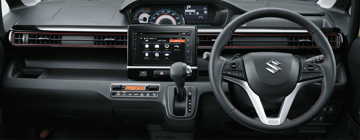 スズキ・ワゴンRスティングレー ハイブリッドT（インストゥルメントパネルまわり）