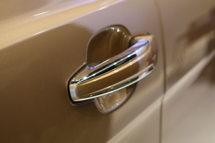 ベントレー・ベンテイガEWBアズール ファーストエディション（フロントドアノブ）