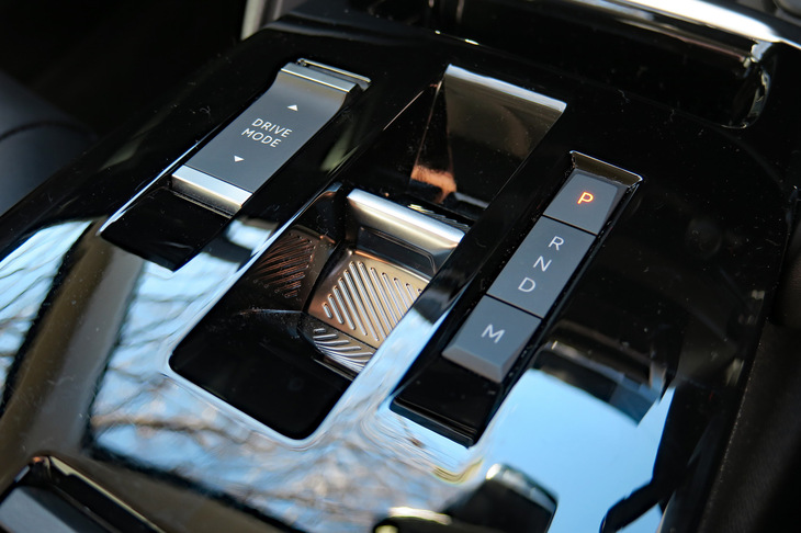 シトロエンC4シャイン（シフトセレクター＆ドライブモードセレクター）