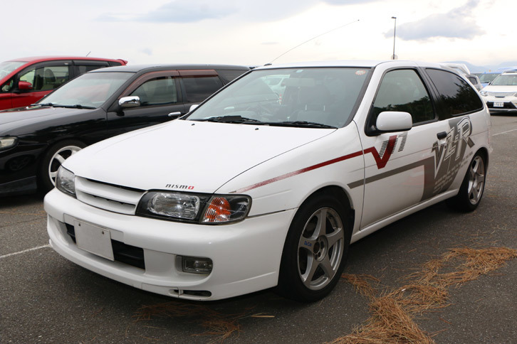 これも知る人ぞ知るオーテック車の「パルサーセリエVZ-R N1」。200psの「SR16VE」エンジンを搭載した高性能モデルである。同仕様の「ルキノ」もあったが、どちらも限定販売だった。N1耐久レースへの参戦を前提としたモデルだけに、現存数は少ない。