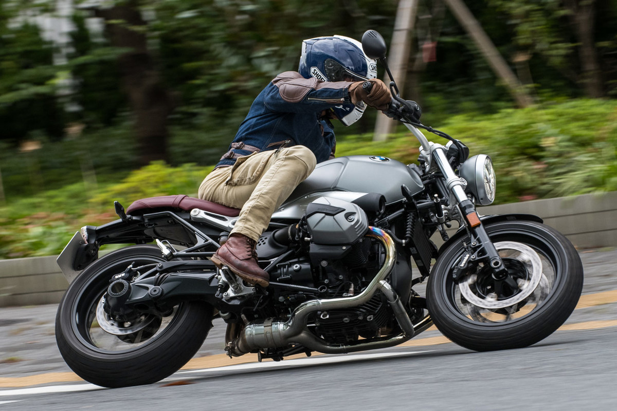 BMW R nineTスクランブラー（6MT）【レビュー】 フラットツインの火は