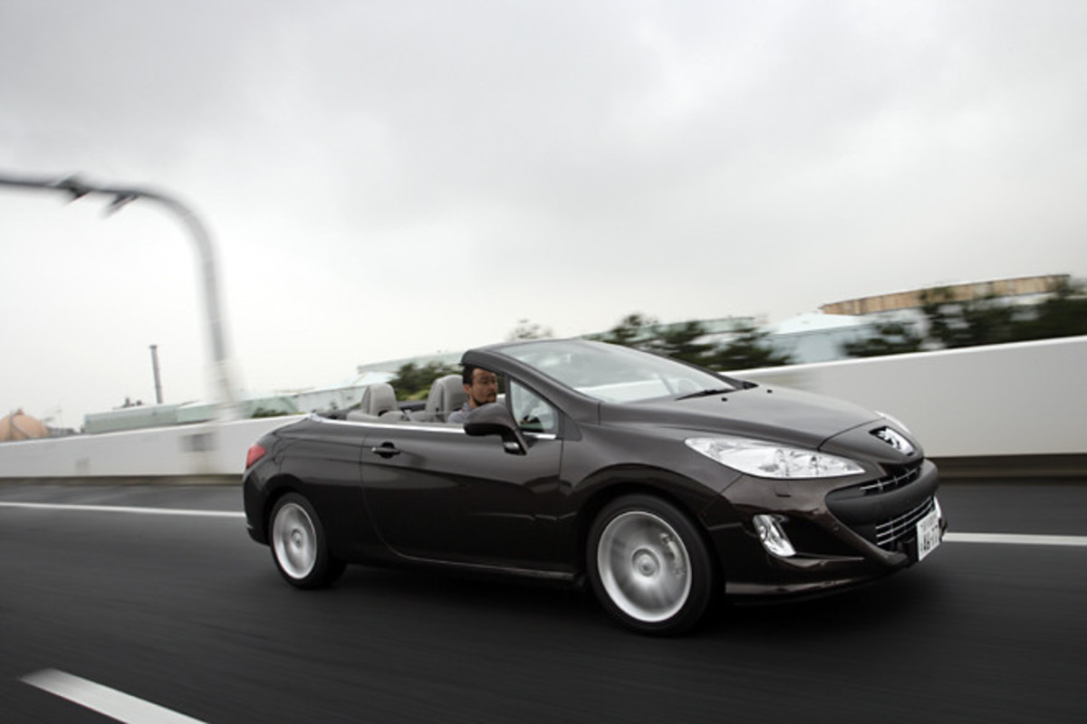 プジョー308CC グリフ（FF/4AT）【試乗記】 オープンカーというよりも  