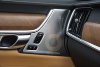 テスト車にはオプションの「Bowers＆Wilkinsプレミアムサウンドオーディオシステム」が装着されていた。