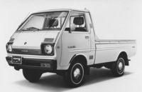 1971年「ダイハツ・デルタ750（セブンハーフ）」。「トヨタ・ライトエース トラック」の双子車となる750kg積みトラック。
