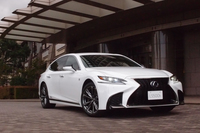 レクサスLS（前編：LS500h“バージョンL”、LS500h“Fスポーツ”）