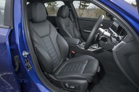 セットオプション「ハイラインパッケージ」を選択した試乗車には、「ヴァーネスカ・レザーシート」と呼ばれるシート（写真）が装着される。運転席・助手席ともにランバーサポート付き。