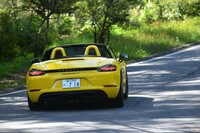 リアアクスルには機械式のLSDを標準装備する。