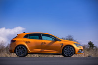 「メガーヌR.S.」のボディーサイズは全長×全幅×全高＝4410×1875×1465mm、ホイールベースは2670mm。