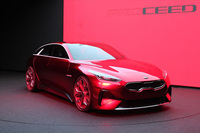 「フランクフルトショー2017」の会場から（キア）