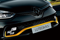 「ルノー・ルーテシアR.S.」にF1マシンをイメージした限定車の画像