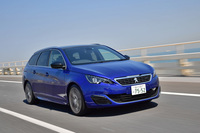 プジョーのクリーンディーゼルモデルは2016年7月に日本に導入された。エンジンは1.6リッターと2リッターの2タイプ。今回試乗したのは「プジョー308SW GT BlueHDi」で、「308」シリーズとしては最上級グレードとなる。