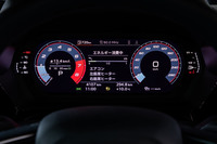 10.25インチサイズのフル液晶メーター「アウディバーチャルコックピット」を装備する「A3スポーツバック ファーストエディション」。速度やエンジン回転計、カーナビやメディアなど各種情報を任意に切り替え、表示することができる。