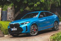 オラオラ系のクーペSUVというカルチャーを全身で体現した「BMW X6」。「X2」の大兄貴である。