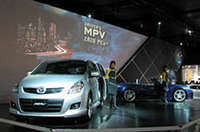 マツダ、新型「MPV」先行発表、レース用「ロードスター」「RX-8」も【東京オートサロン06】の画像