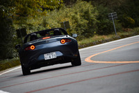 「RS」の燃費は、ベースとなった「Sスペシャルパッケージ」の6段MT車と同じく、標準仕様で17.2km/リッター。オプションの「i-ELOOP（アイ・イーループ）」および「i-stop（アイ・ストップ）」装着車で18.8km/リッターとなっている（ともにJC08モード）。