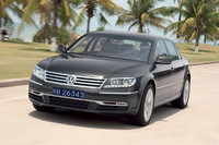 「フォルクスワーゲン・フェートン」。