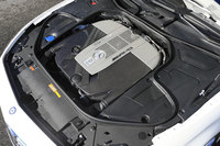 新型「Sクラス クーペ」のエンジンは、全部で3種類。最も高出力な「S65 AMG クーペ」の6リッターV12ツインターボ（写真）のほか、4.7リッターV8ツインターボ、5.5リッターV8ツインターボがラインナップされる。