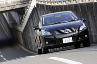 トヨタ・ブレイドG（4WD/CVT）【ブリーフテスト】の画像