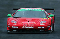 田中哲也／余郷敦組のNo.10 JIM GainerアドバンF360がGT300クラスでうれしい初優勝。