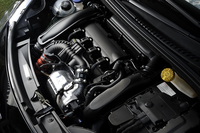 エンジンは、ミニやプジョーにも採用される1.6リッター直4ターボ。156psの最高出力と、24.5kgmの最大トルクを発生する。