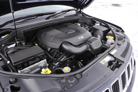 3.6リッターV6エンジンはマイナーチェンジ前と同じものだが、トランスミッションの変更により、燃費性能は7.5％向上している。
    