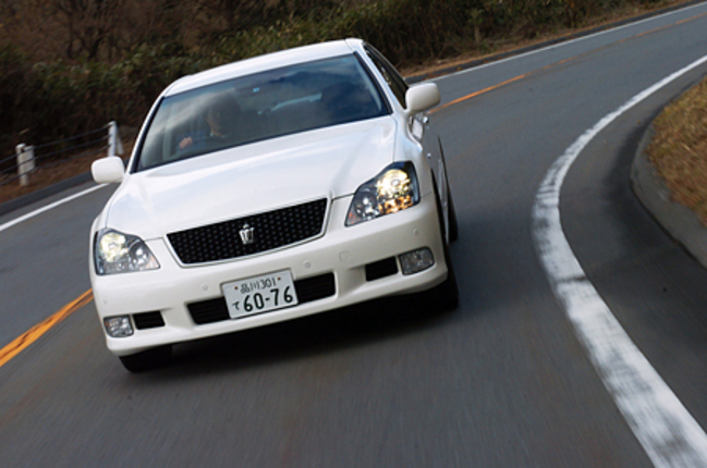 【スペック】全長×全幅×全高＝4840×1780×1470mm／ホイールベース＝2850mm／車重＝1620kg／駆動方式＝FR／3.50リッターV6DOHC24バルブ（315ps/6400rpm、38.4kgm/4800rpm）／価格＝467万2500円（テスト車＝543万4800円）