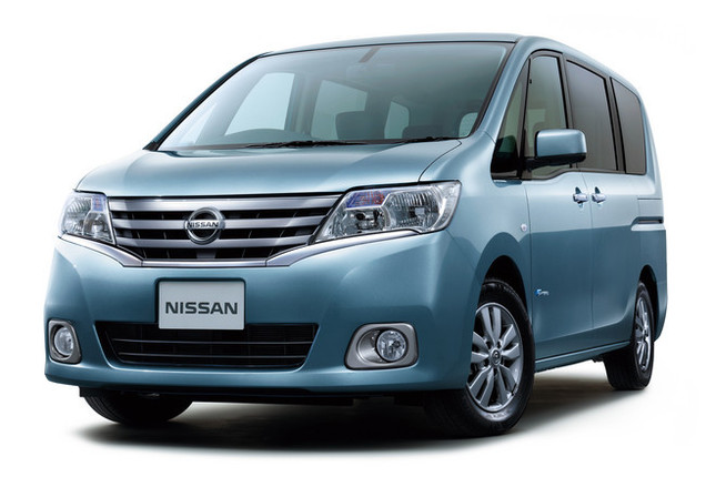 「日産セレナ クロスギア」