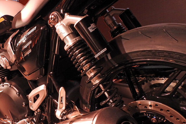 よりスポーティーに進化！ トライアンフが「スピードツイン900／1200