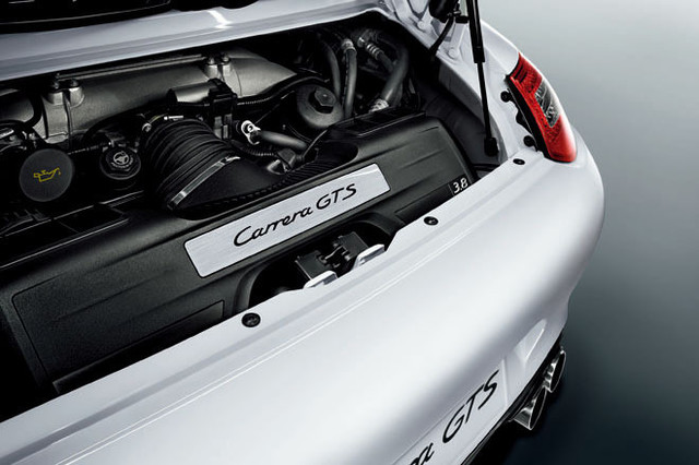 ポルシェ911カレラに新モデルが登場【パリサロン2010