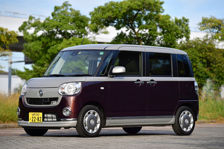 ボディーカラーはストライプスカラー8色とモノトーンカラー9色の全17色から選択可能。