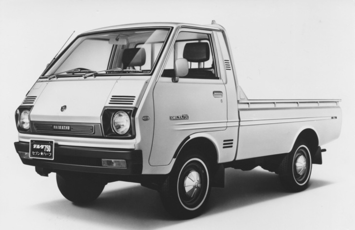1971年「ダイハツ・デルタ750（セブンハーフ）」。「トヨタ・ライトエース トラック」の双子車となる750kg積みトラック。
