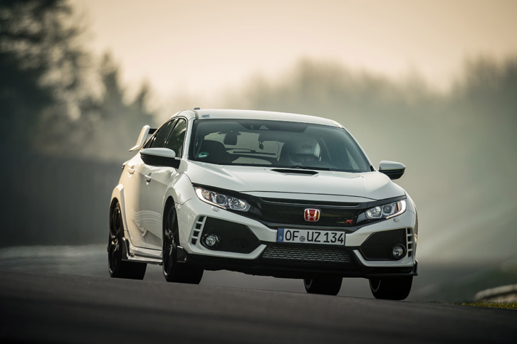 「シビック タイプR」はニュルブルクリンク北コースで市販FF車最速タイムとなる7分43秒80をマークした。