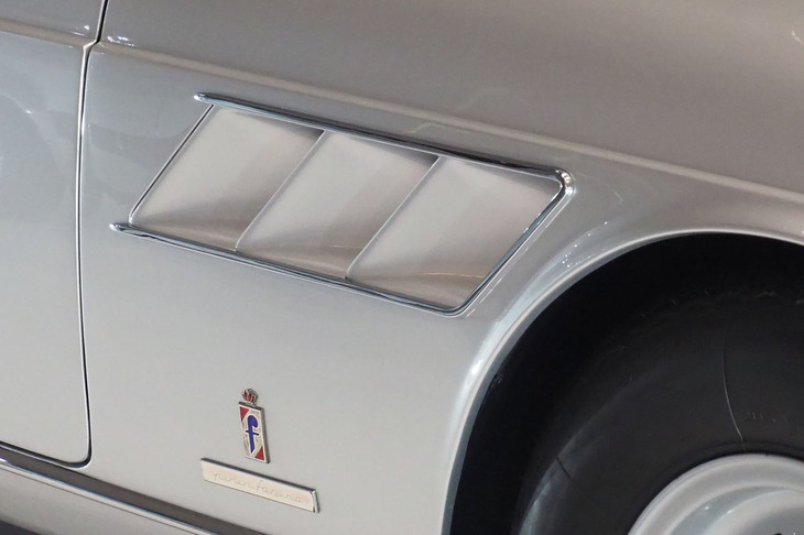 フェラーリ330GTC