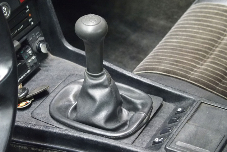 ポルシェ924カレラGTSスタイル（1980年）