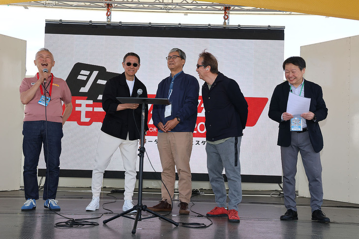 スペシャルゲストによるトークショーも、モーターファンフェスタ名物のひとつ。屋内会場で開催された「MFIカースタイリングテクニカルセミナー」には、日産自動車やアウディで活躍したカーデザイナー和田 智さんが登壇し、カーデザインの世界について語った。