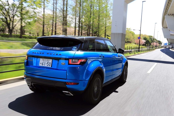 販売車両のクオリティーの高さはもちろん、豊富な選択肢の中から自分にあった一台を選べる正規ディーラーの認定中古車は、プレミアムブランドのクルマを手に入れるのにふさわしい選択肢に感じられた。