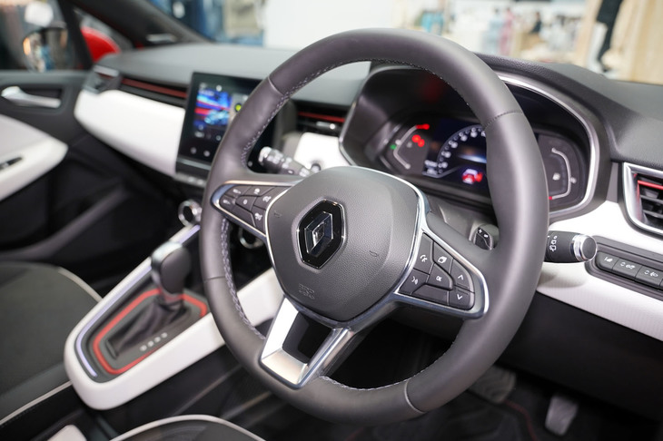 右ハンドル仕様の「ルーテシア」が展示されるのは今回が初めてだ。