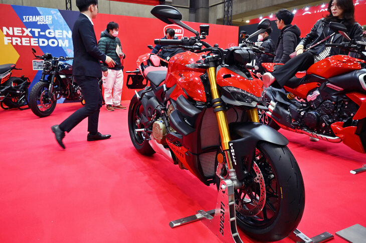 ドゥカティ・ストリートファイターV4 S