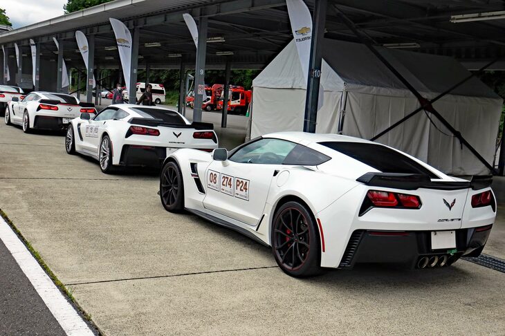 ドライビングアカデミーの参加車両には、C7こと先代「コルベット」の姿も。言わずもがなだが、その動力性能は今も一級品だ。