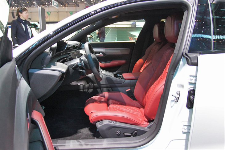 プジョー508 GTライン（フロントシート）